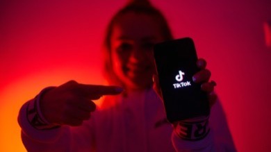 1687225472169670.jpg girl-dark-side-tiktok-promoting-260nw-1945379527-w254_cropped (189).jpg